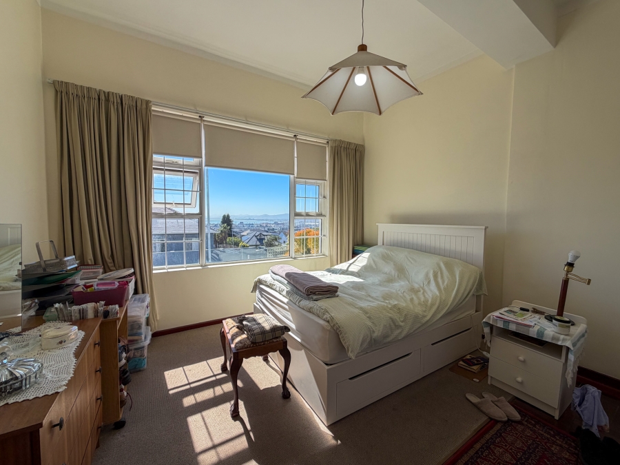 3 Bedroom Property for Sale in Vredehoek Western Cape